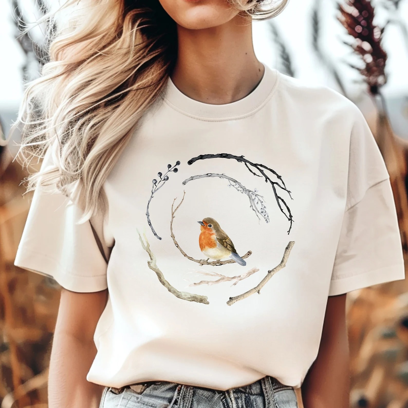 Tricou crem cu ilustrație acuarelă a unei păsări pe ramuri